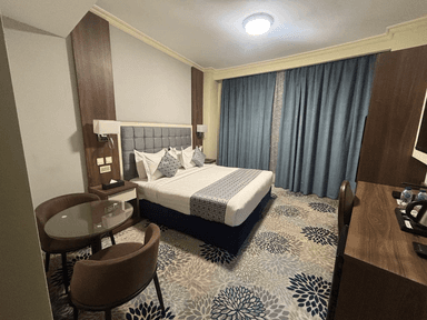 Castle Hotel - Gallery Image 1